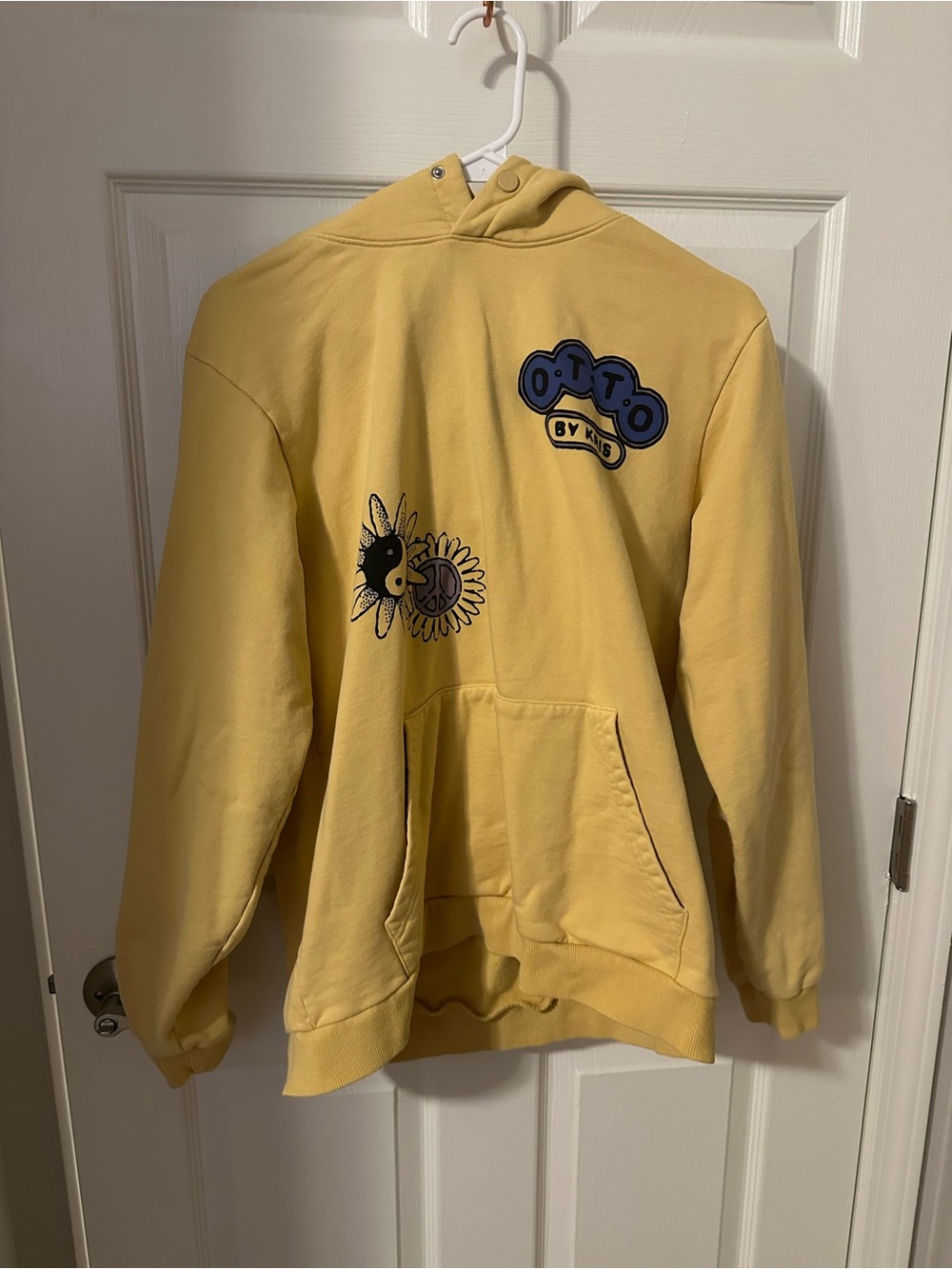 OTTO Yellow Graphic Men's Hoodie with Floral and Patch Details
